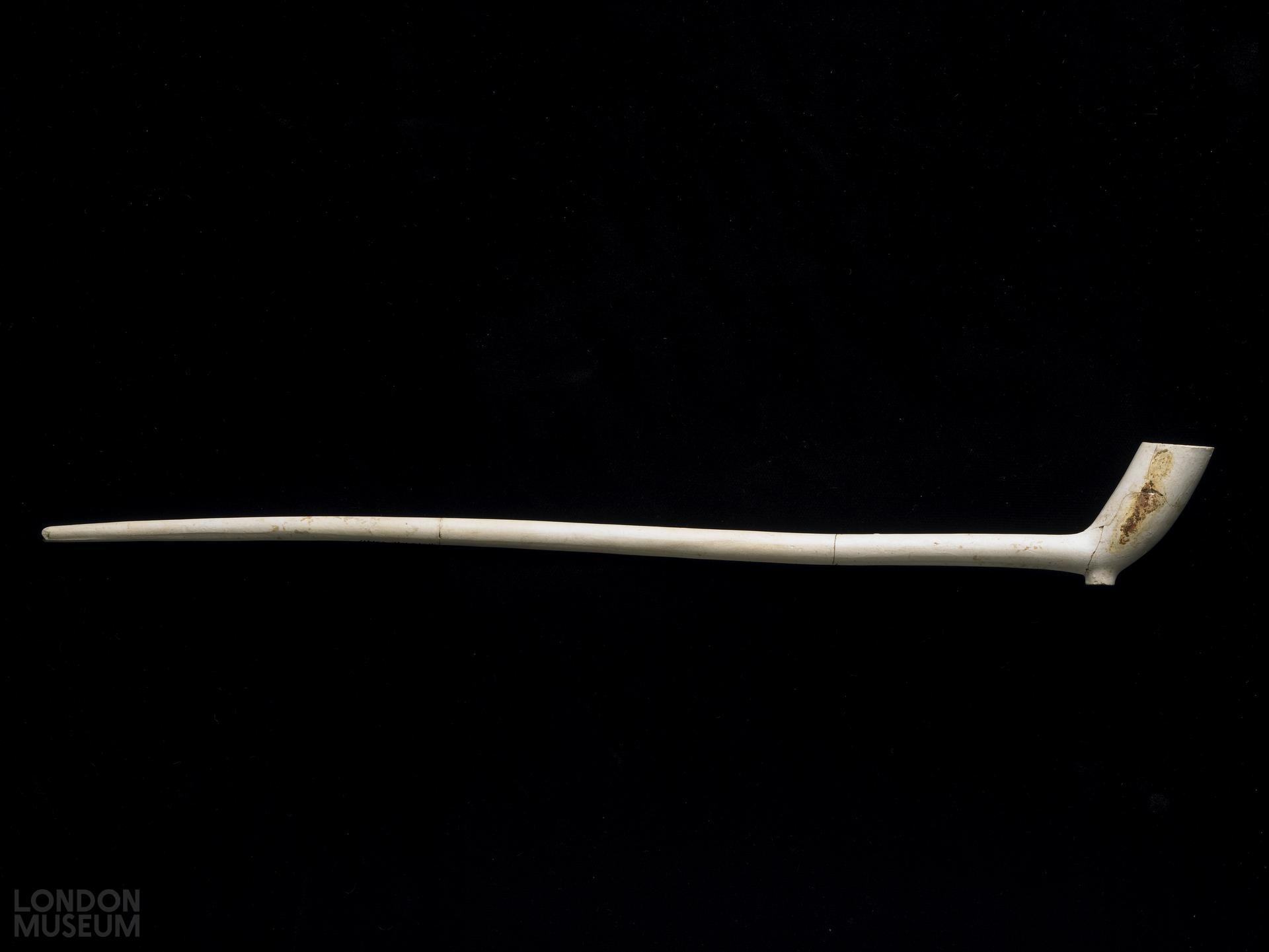Tobacco pipe, clay pipe London Museum