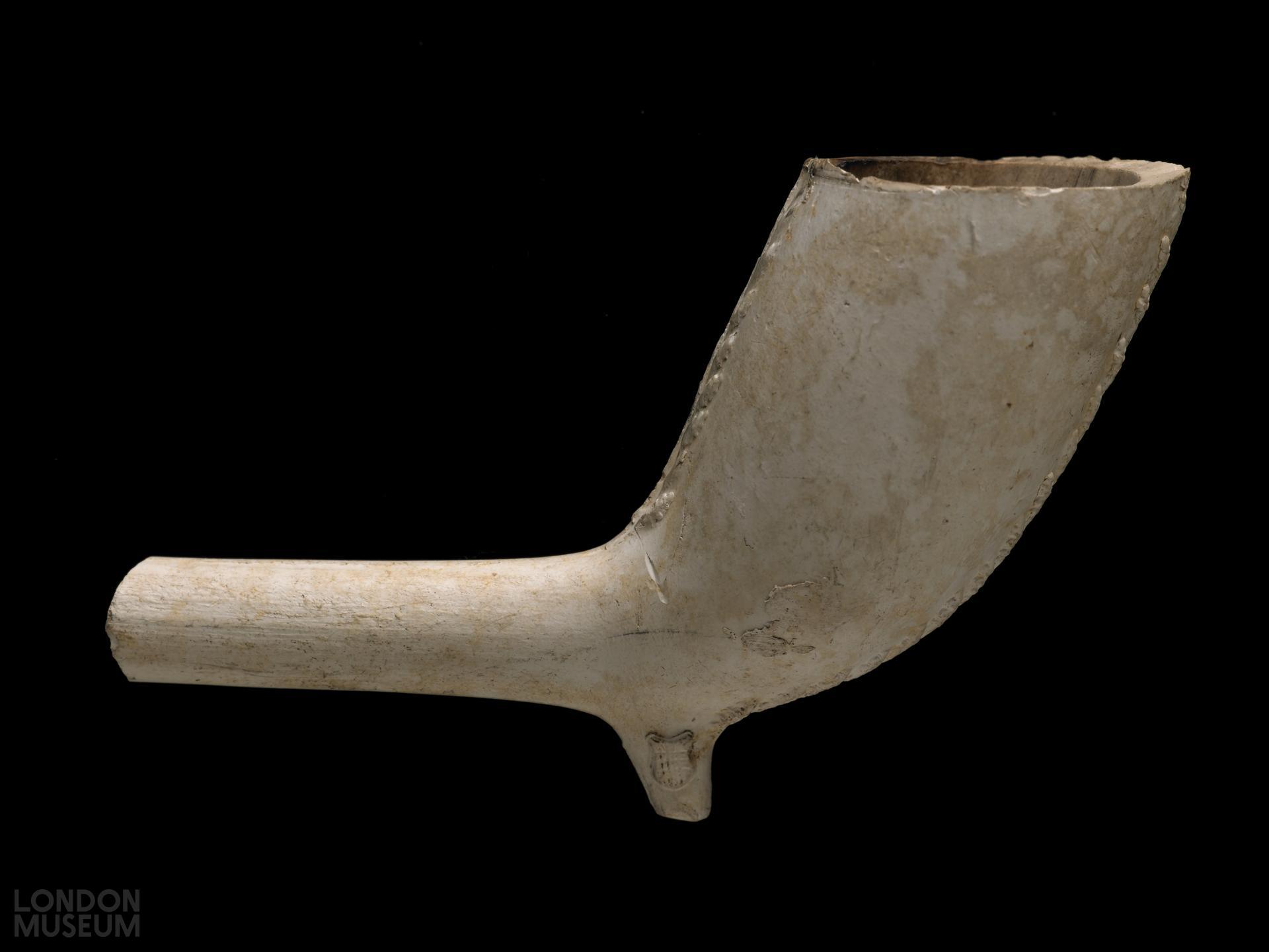 Tobacco pipe, clay pipe London Museum