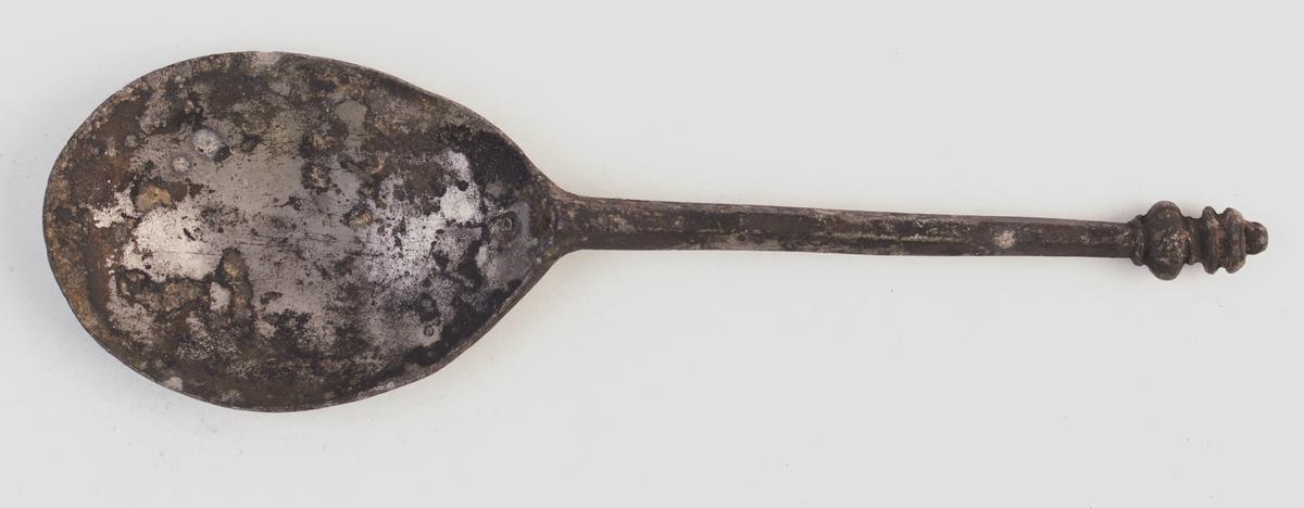 Trefid or split end spoon | London Museum